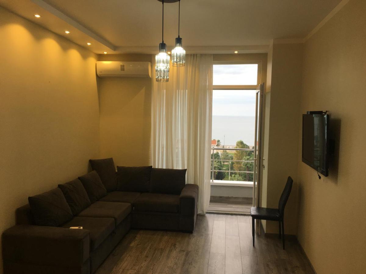 Apartment On Khimshiashvili 11A Batumi Exteriör bild