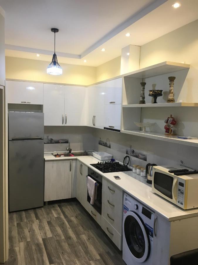 Apartment On Khimshiashvili 11A Batumi Exteriör bild