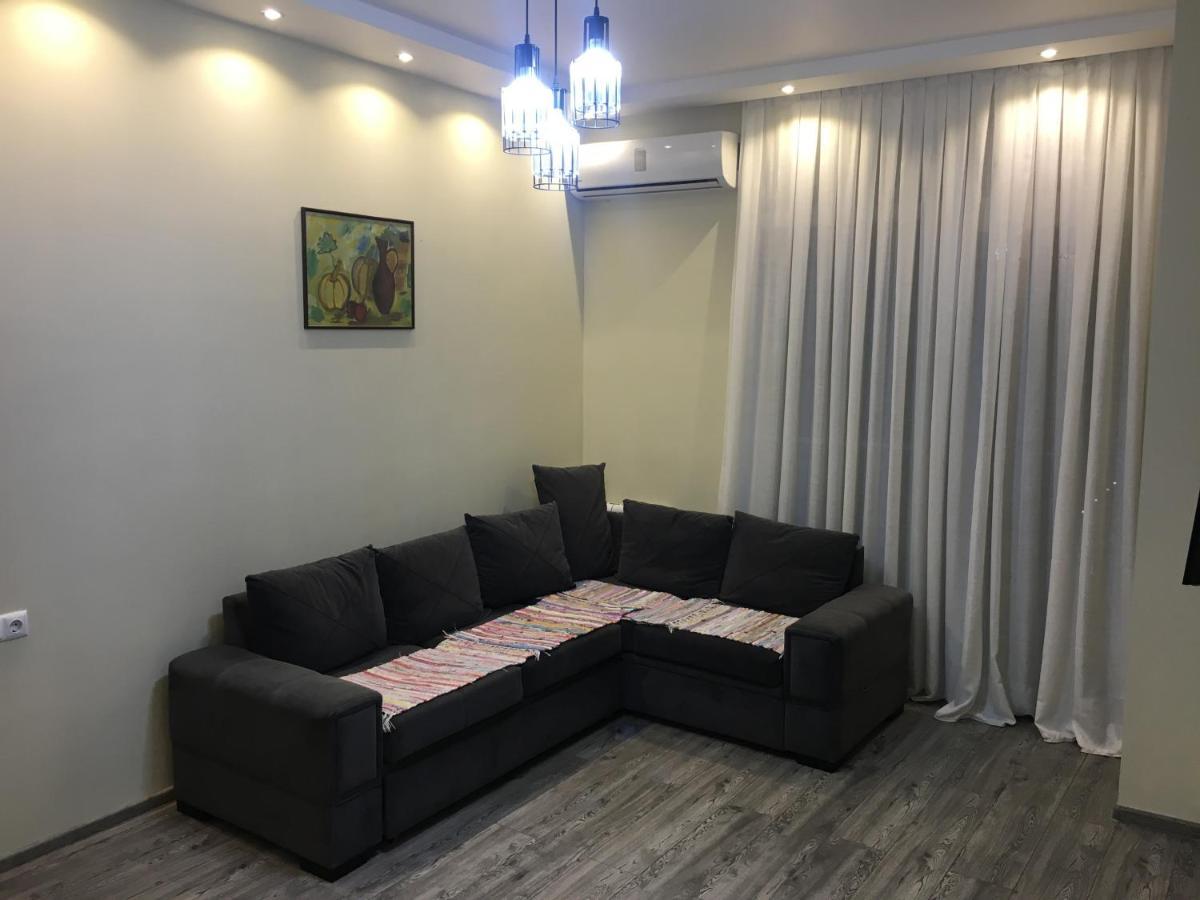 Apartment On Khimshiashvili 11A Batumi Exteriör bild